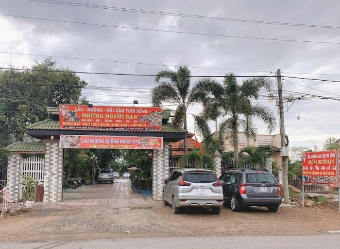 Hình ảnh đặc sắc tại Lẩu Nướng - Hải Sản Tươi Sống Những Người Bạn