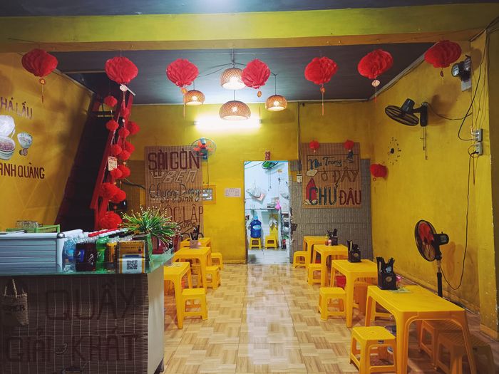 Không gian ấm cúng tại Phá Lấu Khanh Quàng