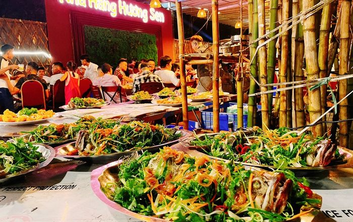 Món ăn hấp dẫn tại nhà hàng