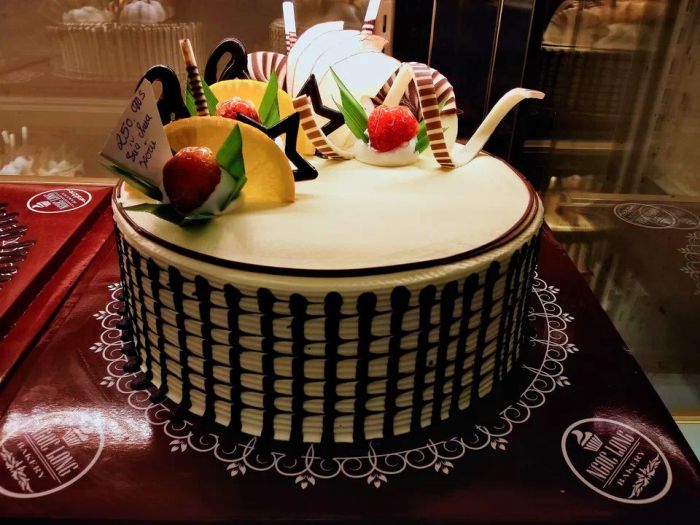 Hình ảnh những chiếc bánh độc đáo được tạo hình tỉ mỉ tại Ngọc Long Bakery