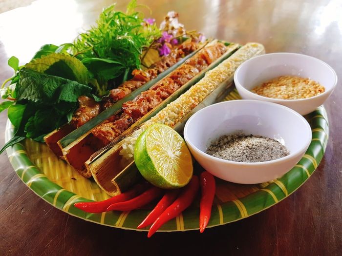 Khoảnh khắc đáng nhớ bên những lều lá thơ mộng tại Hồ Câu Suối Nguồn