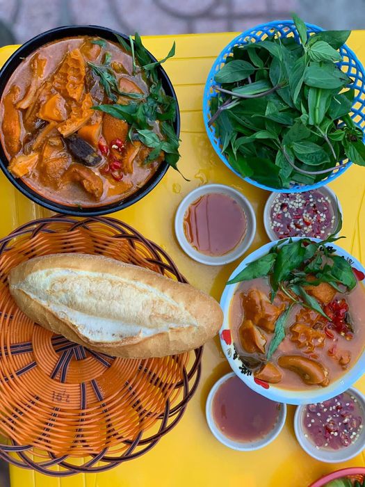 Không gian ấm cúng tại Phá lấu Bò Sài Gòn