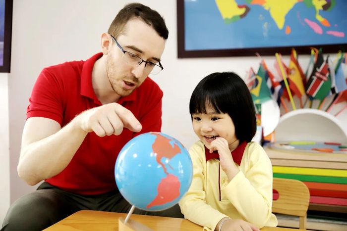 Hình ảnh minh họa hoạt động làm theo người dẫn đầu (Nguồn: Sưu tầm)