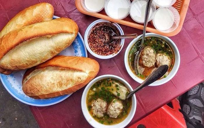 Bánh mì xíu mại vàng ươm hấp dẫn (nguồn Internet)