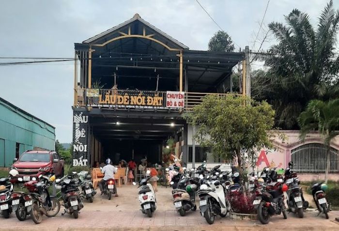 Không gian ấm cúng và món ngon đặc trưng tại Lẩu Dê Nồi Đất