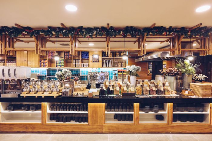 Không gian ấm cúng tại L'angfarm Buffet Đà Lạt - Ảnh 1