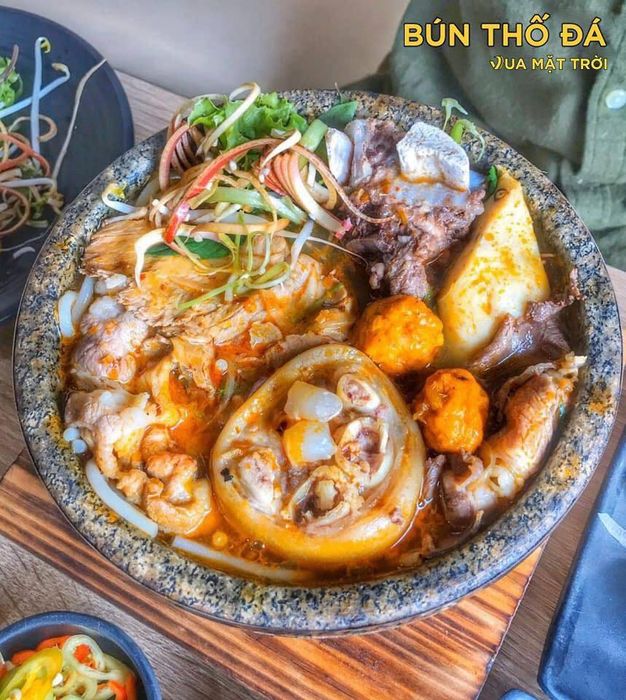 Bún Bò Thố Đá - Vua Mặt Trời ảnh 1