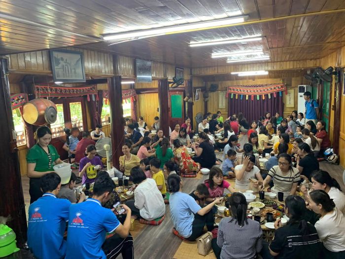 Nhà hàng Bông Ban Xanh - Ẩm thực dân tộc Thái - Hình ảnh 1