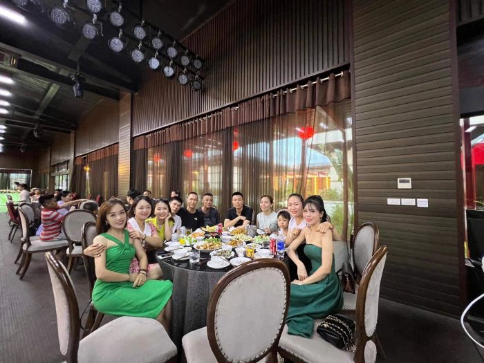 Không gian ấm cúng tại Nhà Hàng Hồng Hạnh - Nơi lưu giữ hồn quê trong từng món ăn