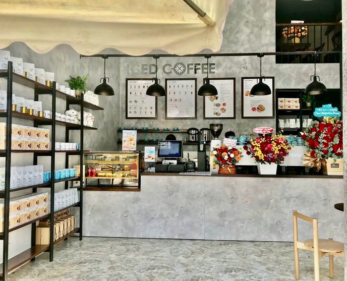Không gian sang trọng tại Iced Coffee Simply Original