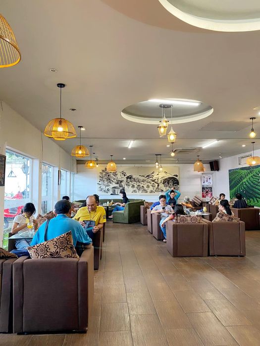 Khoảnh khắc ấm áp tại Pha Kê Coffee House