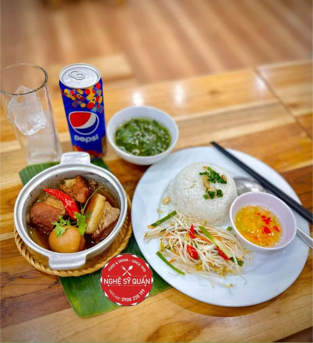 Không gian ấm cúng tại Nghệ Sỹ Quán
