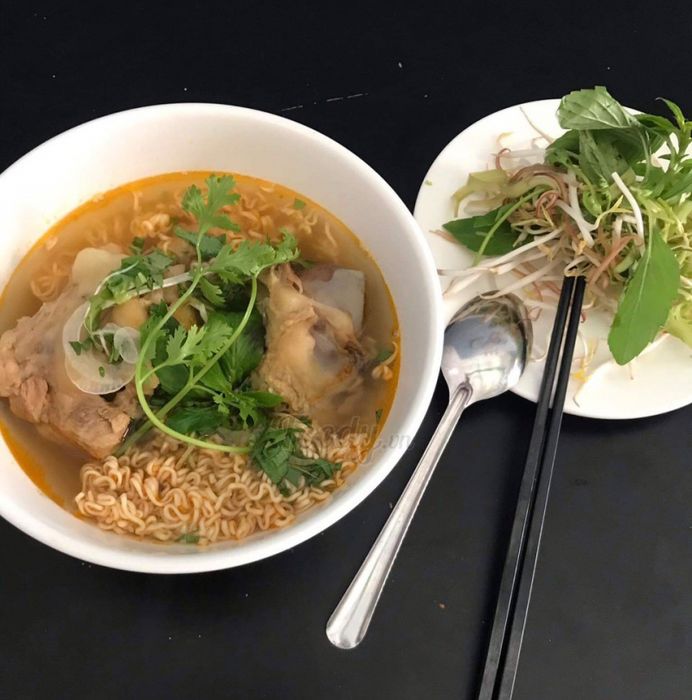 Bún bò Gốc Huế - Nguyễn Biểu hình ảnh 2