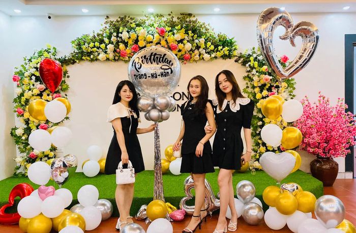 Trâu Ngon Lạng Sơn ảnh 2 - Môi trường thoáng đãng, cùng những món ăn đậm đà hương vị thịt trâu tươi ngon, không gian phù hợp cho những cuộc tụ họp bạn bè và gia đình