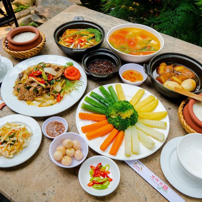 Trải Nghiệm Ẩm Thực Cung Đình Tại Trúc Lâm Viên - Ảnh 2