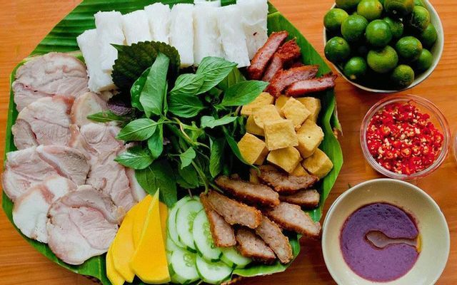Không gian ấm cúng tại Bún Đậu Mắm Tôm Hà Nội