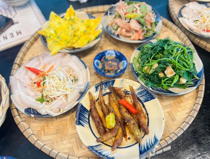 Không gian ấm cúng và món ngon đậm đà tại Bếp Xưa