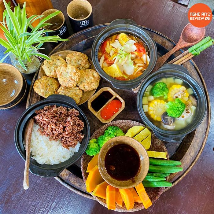 Góc ẩm thực thanh tịnh tại Ưu Đàm Quán