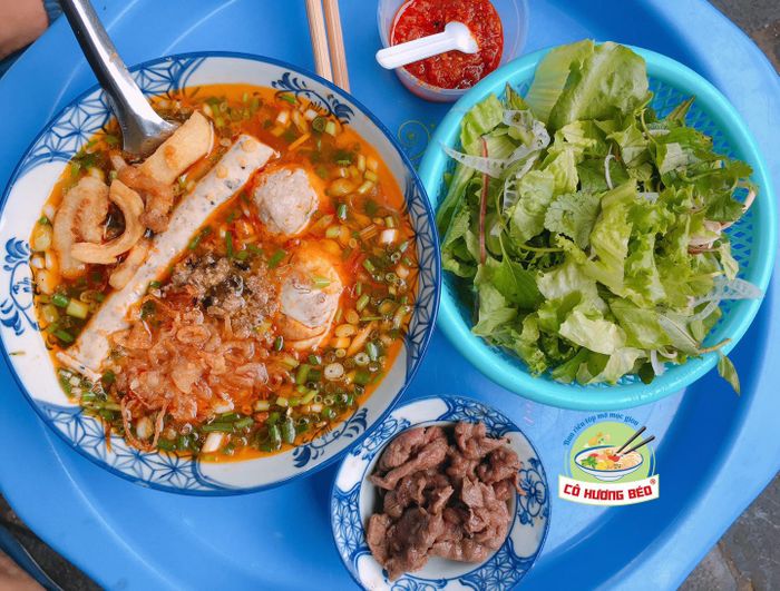 Quán Cô Hương Béo - Không Gian Ấm Cúng Và Món Bún Riêu Đặc Biệt