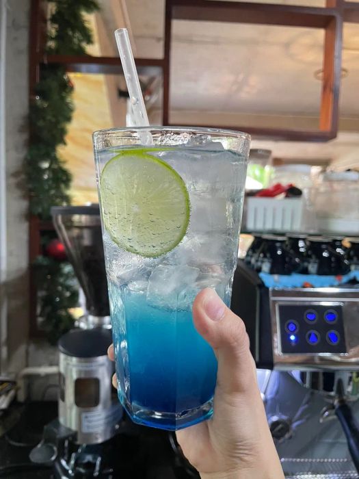 Góc pha chế nghệ thuật tại BC Coffee & Tea