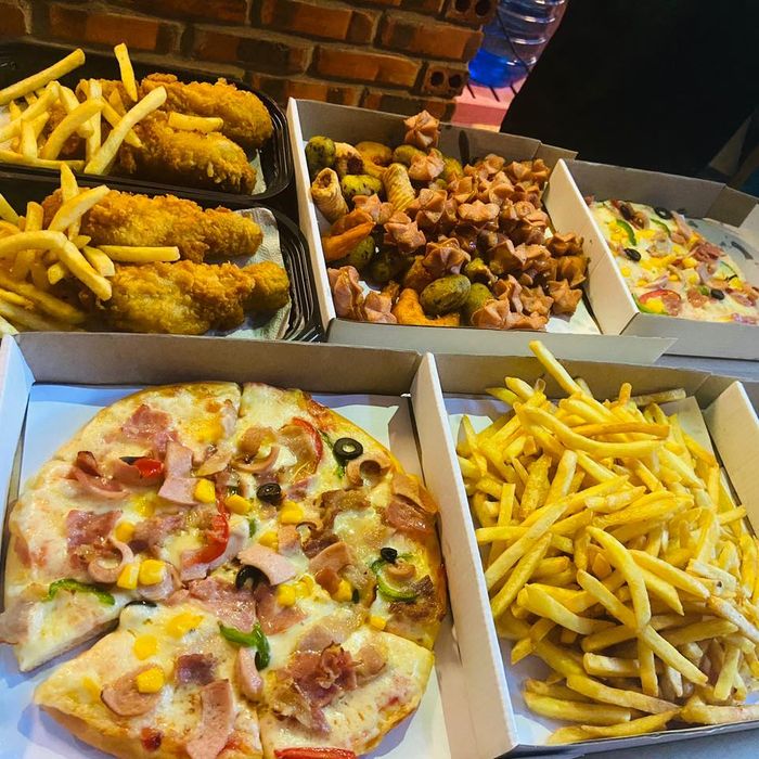 Không gian ấm cúng và những chiếc pizza hấp dẫn tại 48 PIZZA Linh Giang