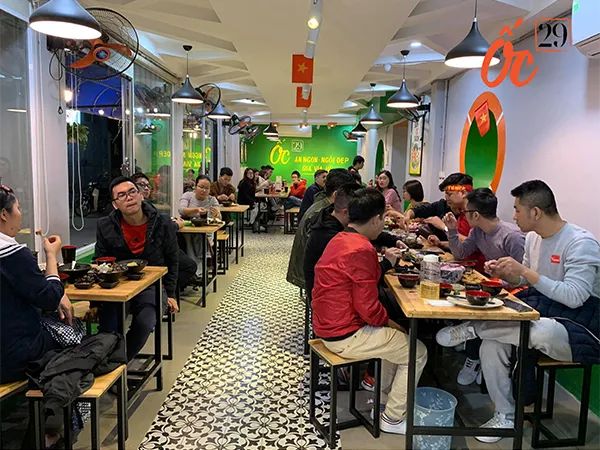 Không gian thoáng mát và tiện nghi tại quán
