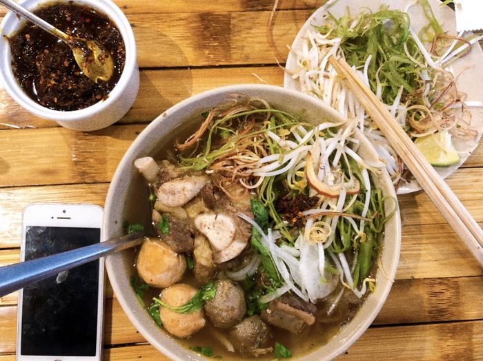 Hình ảnh không gian ấm cúng tại Bún Bò Xưa