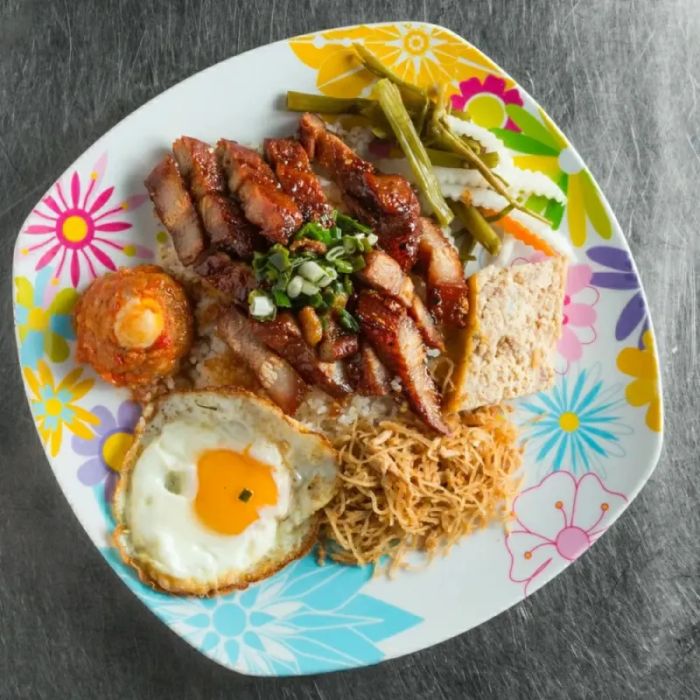 Không gian ấm cúng tại Cơm Tấm 67