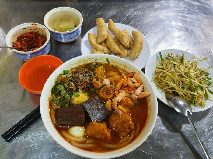 Tô bánh canh cua 73 thơm ngon đầy ắp nguyên liệu
