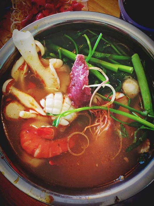 Không gian ấm cúng tại Hot Pot 72