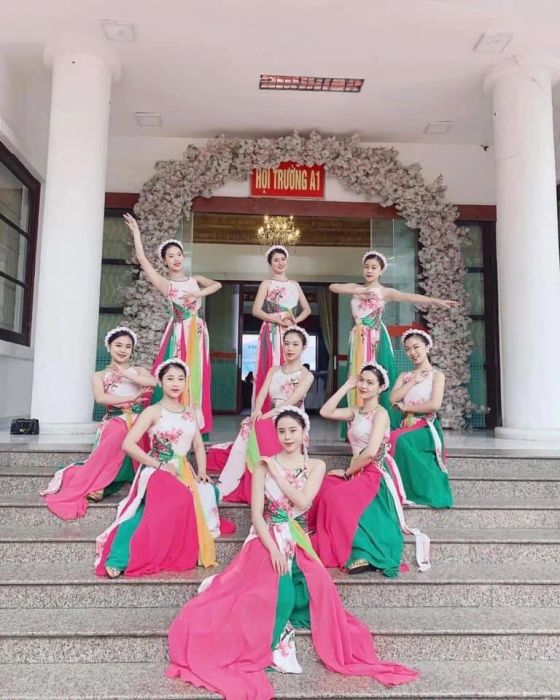 Hình ảnh trang phục biểu diễn tại Thu Hà