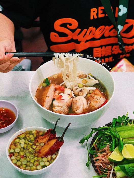 Tô bún mắm thơm ngon đậm đà tại Cô Ba