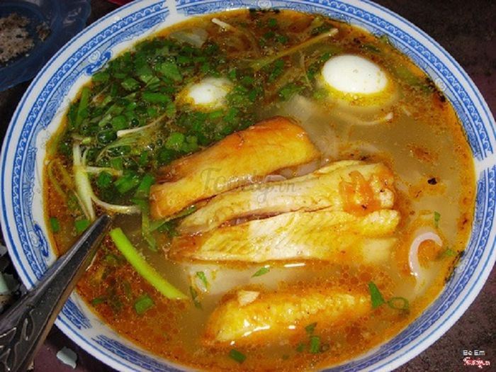 Hình ảnh bánh canh Đào với nguyên liệu tươi ngon bày biện đẹp mắt