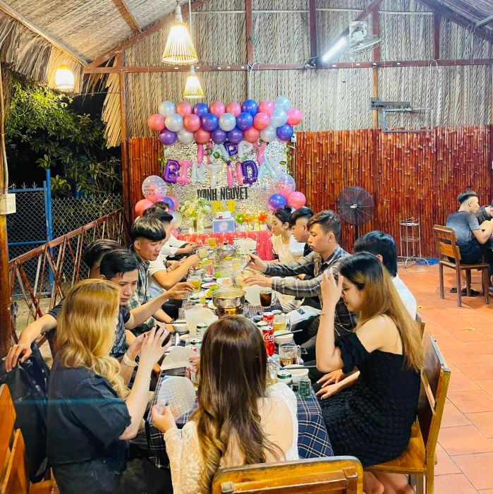 Góc ẩm thực đậm chất truyền thống tại Hội Ngộ Quán