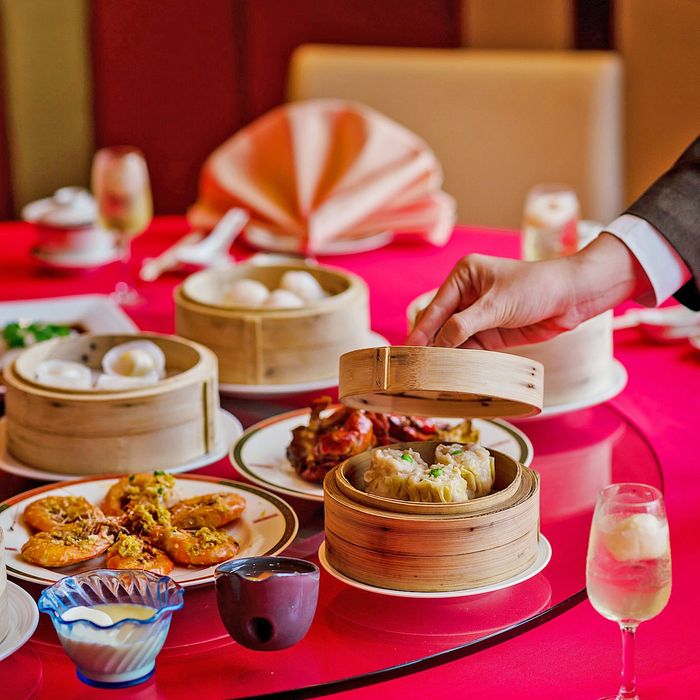 Không gian sang trọng và món ngon đặc sắc tại Ming Court