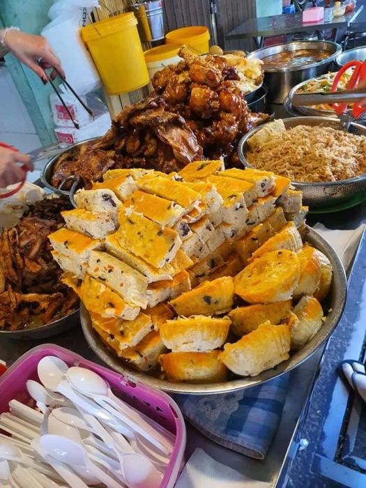Không gian ấm cúng tại quán cơm tấm nổi tiếng Quận 8