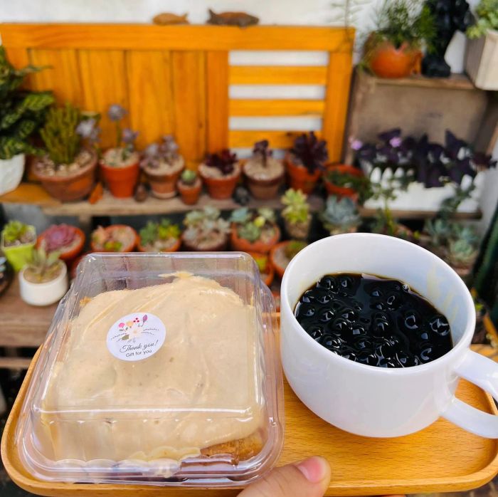 Không gian ấm cúng tại Ngoại Coffee