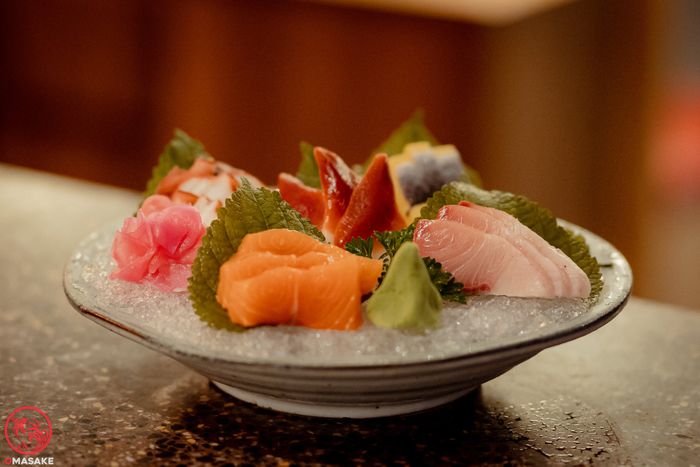 Những món sashimi tươi ngon trình bày nghệ thuật tại Omaske