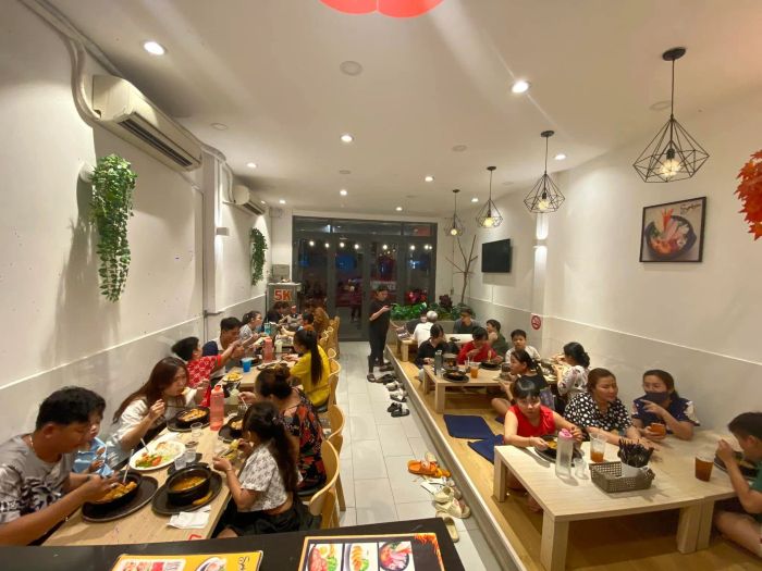 Hình ảnh tô mì cay Sobin đỏ rực quyến rũ