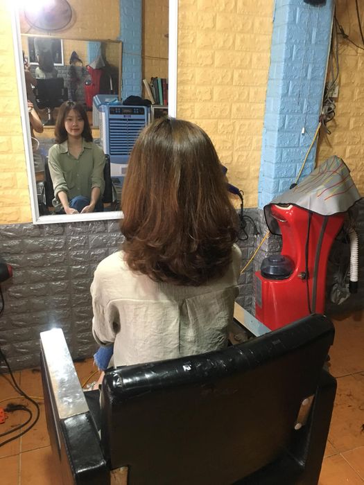 Hình ảnh không gian sang trọng tại Hair Salon Trung Huân