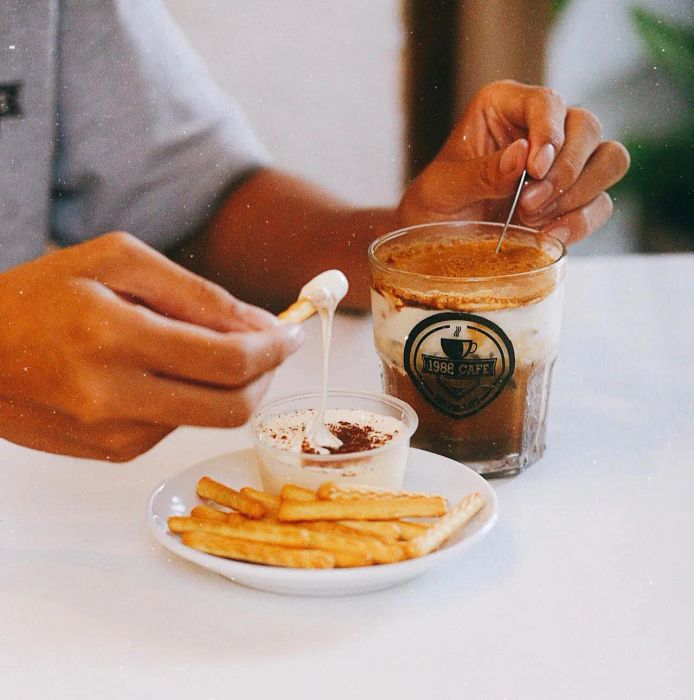 Không gian retro độc đáo tại 1988 CAFE
