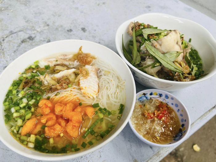 Không gian ấm cúng và món ngon đặc biệt tại Bún Cá Út Ơi