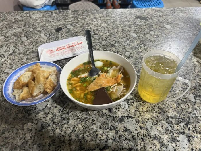 Hình ảnh tô bánh canh cua thơm ngon tại quán Cô Đào
