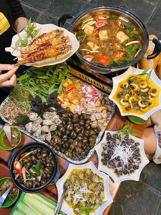 Không gian ấm cúng và món ngon đặc trưng tại Ốc Sài Gòn Mai Khôi