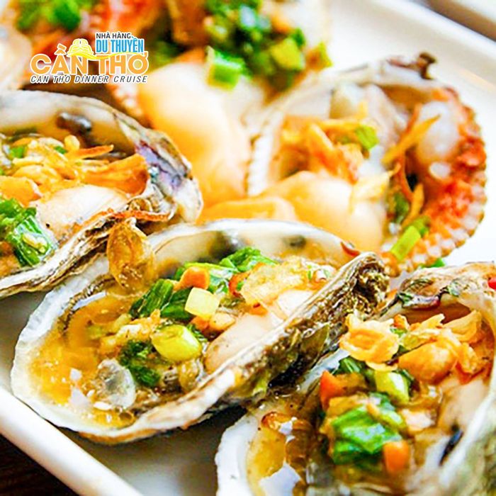 Ảnh 2 - Khung cảnh lãng mạn trên du thuyền với ẩm thực miền Tây đặc sắc