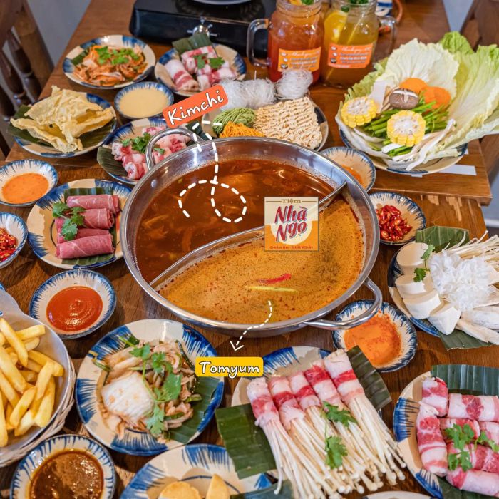 Lẩu 2 ngăn và đồ nhúng tươi ngon ảnh 1