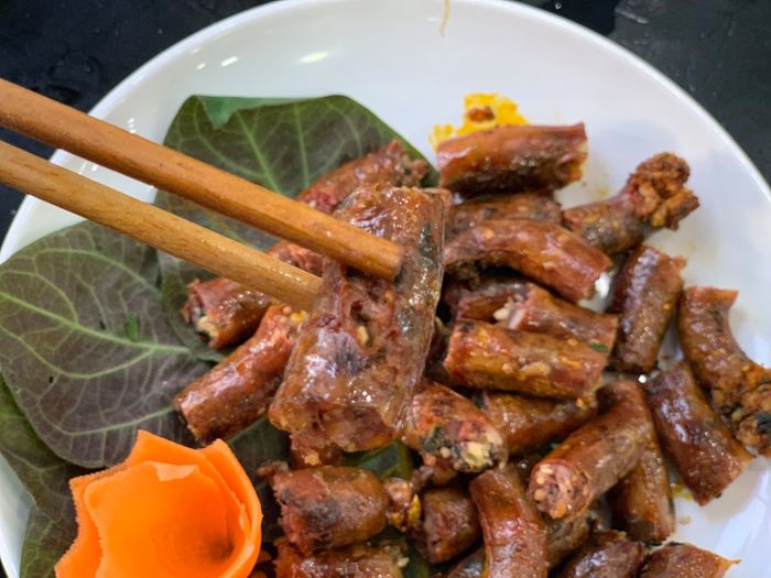 Dồi dê giòn dai - Món khai vị đầy hấp dẫn (Ảnh 2)