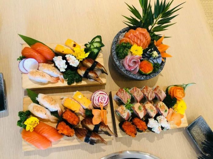 Không gian sang trọng tại nhà hàng Akira Sushi