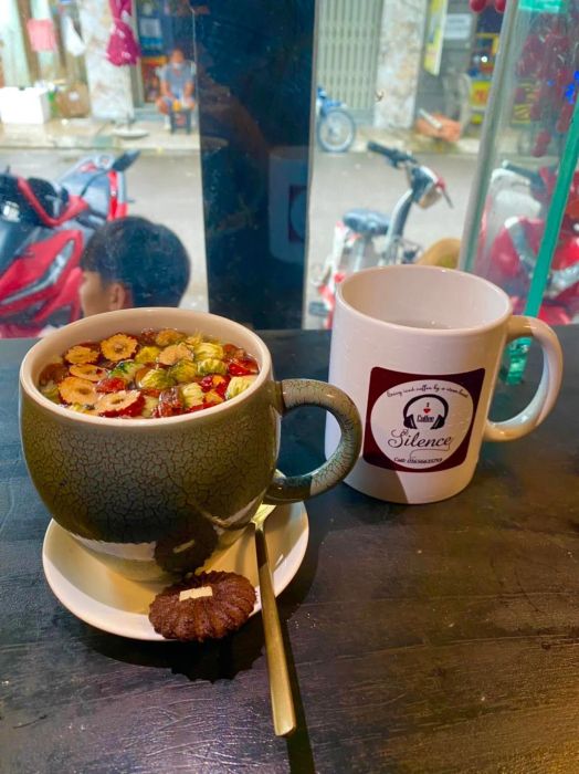 Góc thư giãn sang trọng tại Silence Coffee