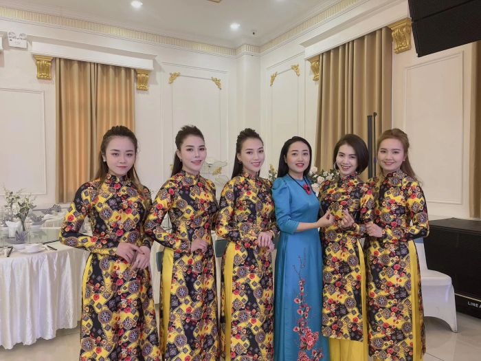 BST trang phục biểu diễn đặc sắc tại Đàm Linh
